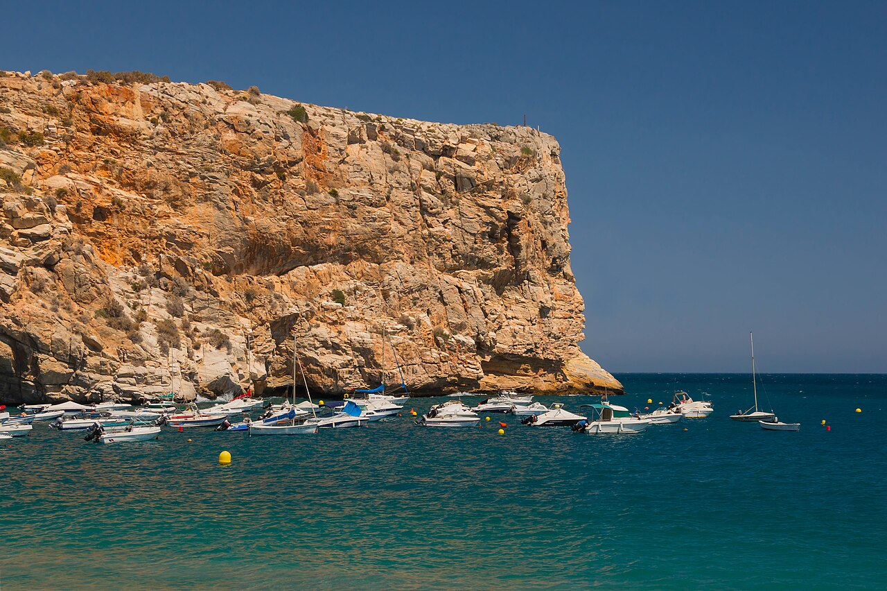 Promontorio rocoso y acantilados de Calahonda, Costa Tropical de Granada