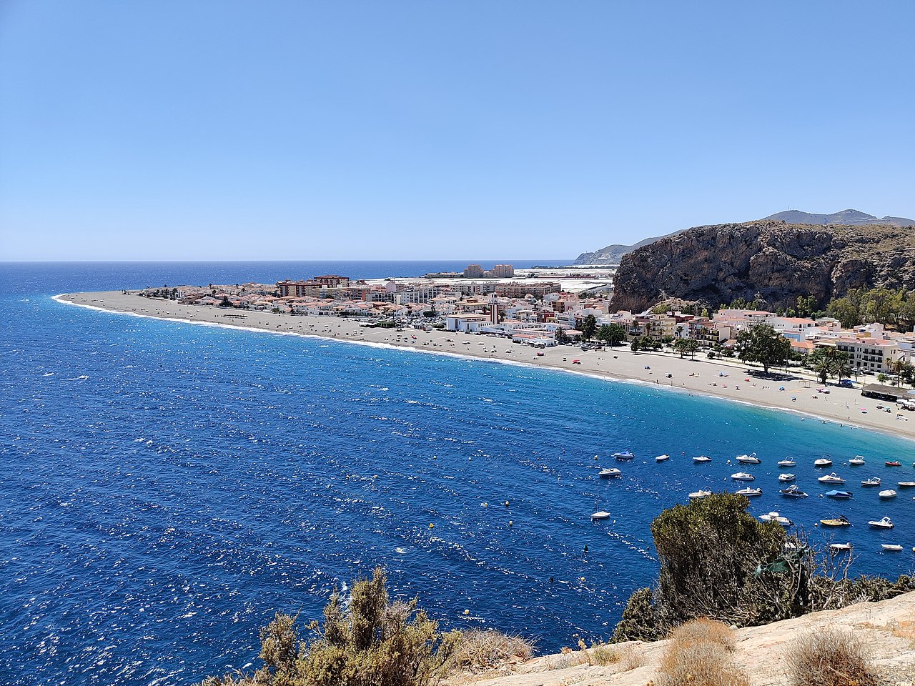 Vista del pueblo de Calahonda desde las alturas, Costa Tropical de Granada